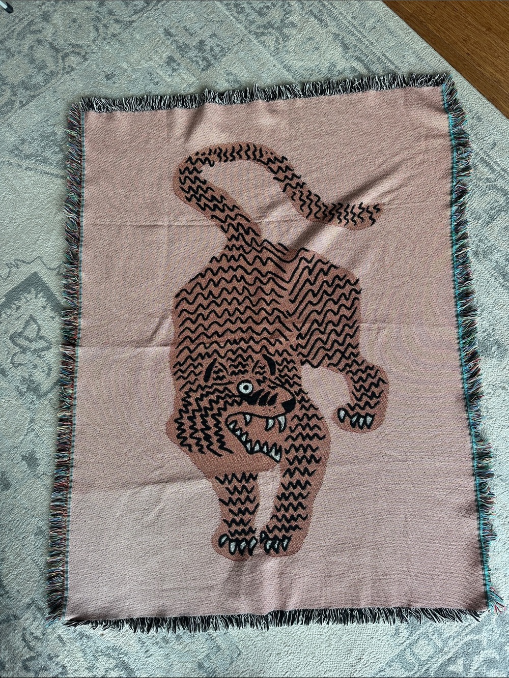 Pink Tiger Woven Throw Blanket - Home Art Accent